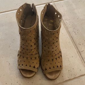 Via Spiga beige bootie wedges size 9